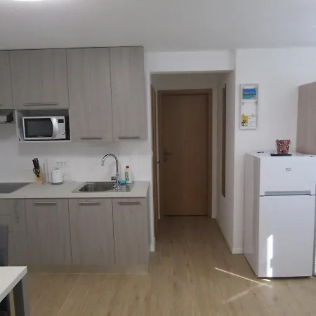 Apartma Melinc *