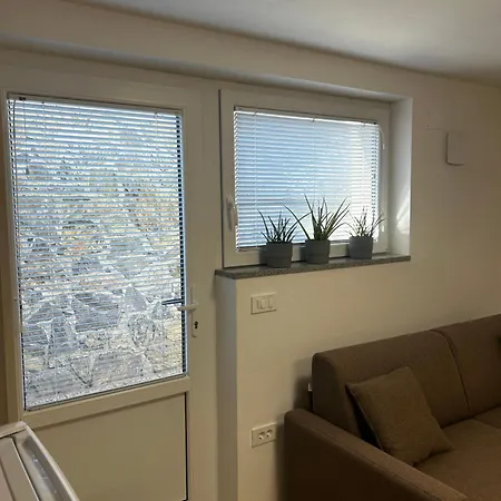 Apartma Melinc *